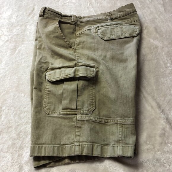 Tommy Hilfiger Khaki Cotton Cargo Shorts - Picture 2 of 16